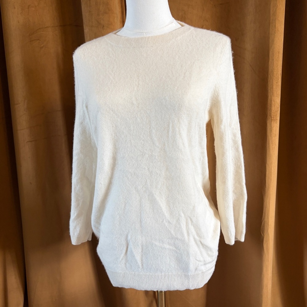 Ivory 100% Cashmere Sweater Quiet Luxury Minimalist Classic Soft Knit Top